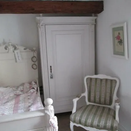 Omas Schmuckkaestle Feriehus *